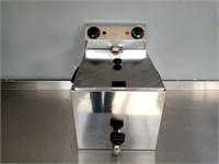 Фритюрница Luxstahl FE8RG 91528