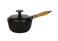 Сотейник 1,4 л чугун с крышкой, носиком и деревянной ручкой Luxstahl [HE14] кт1203
